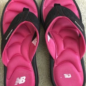 NEW BALANCE COMFORT FLIP FLOPS